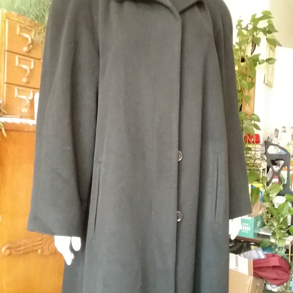 Vintage Burberry 100% Cashmere Coat - Picture 4 of 15
